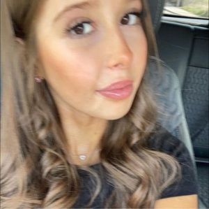 Meet your Posher, Ellie